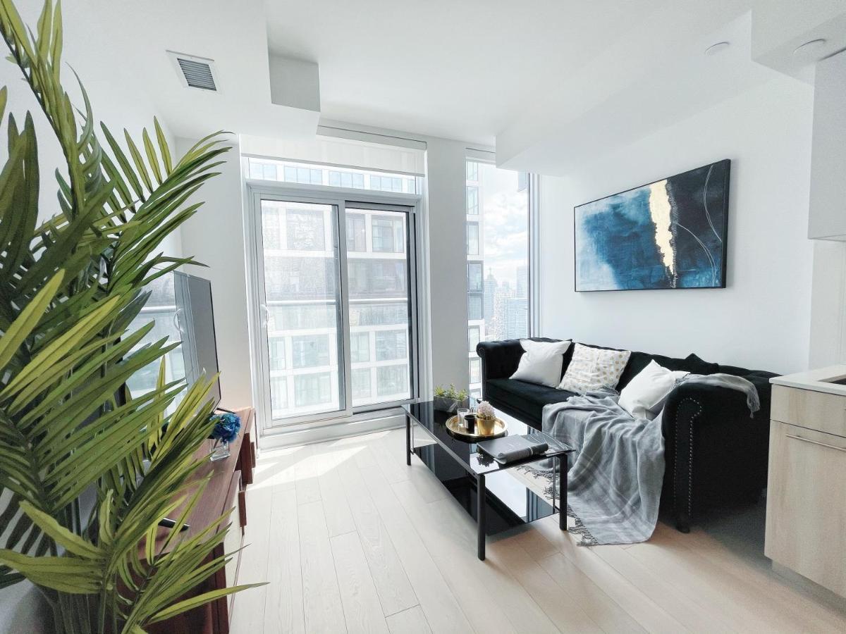Apartment Infivilla Amazing Penthouse Living In Sunrise- Breathtaking Skyline Lake View Downtown Toronto!a