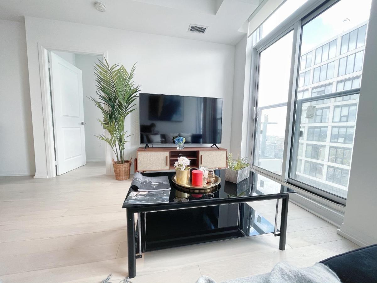 Apartment Infivilla Amazing Penthouse Living In Sunrise- Breathtaking Skyline Lake View Downtown Toronto!a Toronto