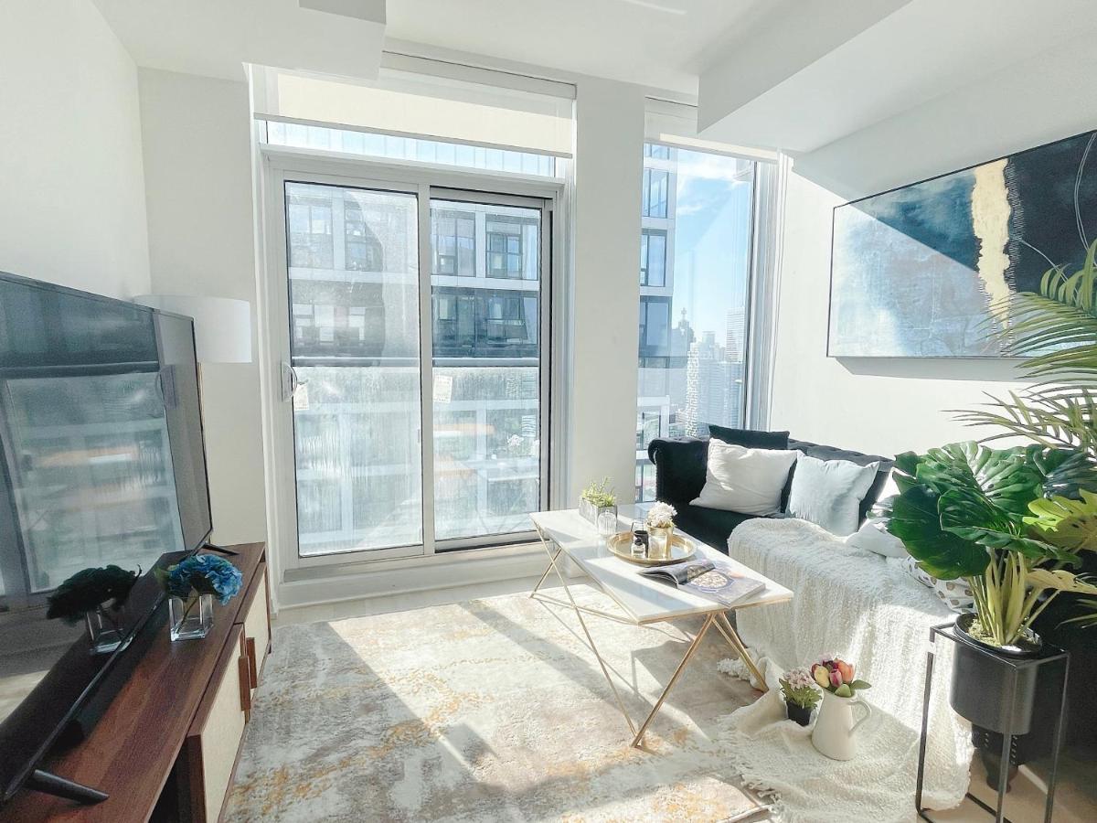 Apartment Infivilla Amazing Penthouse Living In Sunrise- Breathtaking Skyline Lake View Downtown Toronto!a