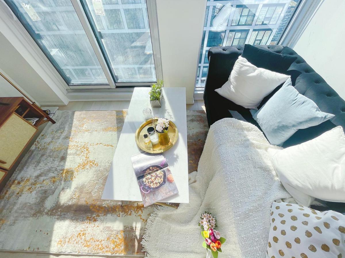 Apartment Infivilla Amazing Penthouse Living In Sunrise- Breathtaking Skyline Lake View Downtown Toronto!a Toronto