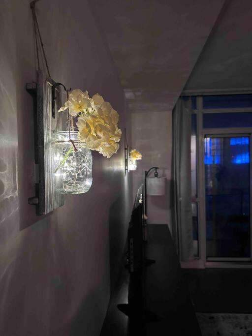 Apartment Stylish 2 Bedrooms W/ Awesome View & Parking *