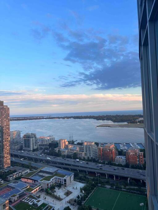 Stylish 2 Bedrooms W/ Awesome View & Parking