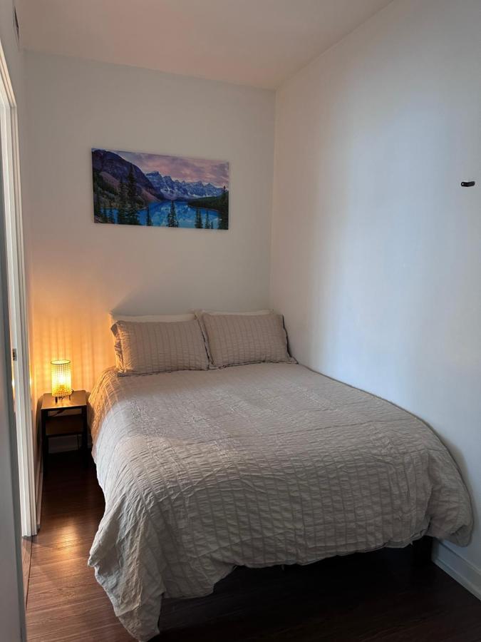 Apartment Stylish 2 Bedrooms W/ Awesome View & Parking *