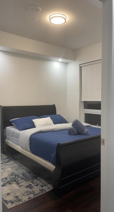 Luxury With Skyline Views - Mins To Yyz Apartment *