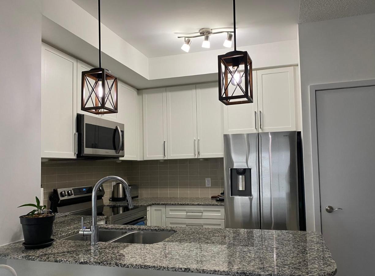 Apartment Luxury With Skyline Views - Mins To Yyz