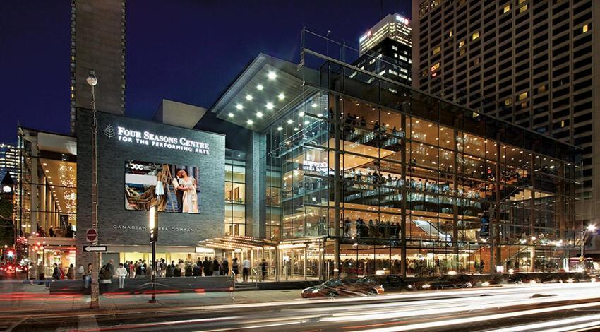 Spacious Lakefront Condo+parking+pool+gym+patio Toronto