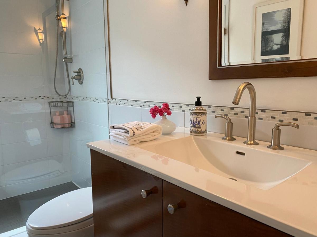 Superb Home:heated Pool-hot Tub Open 365days Toronto