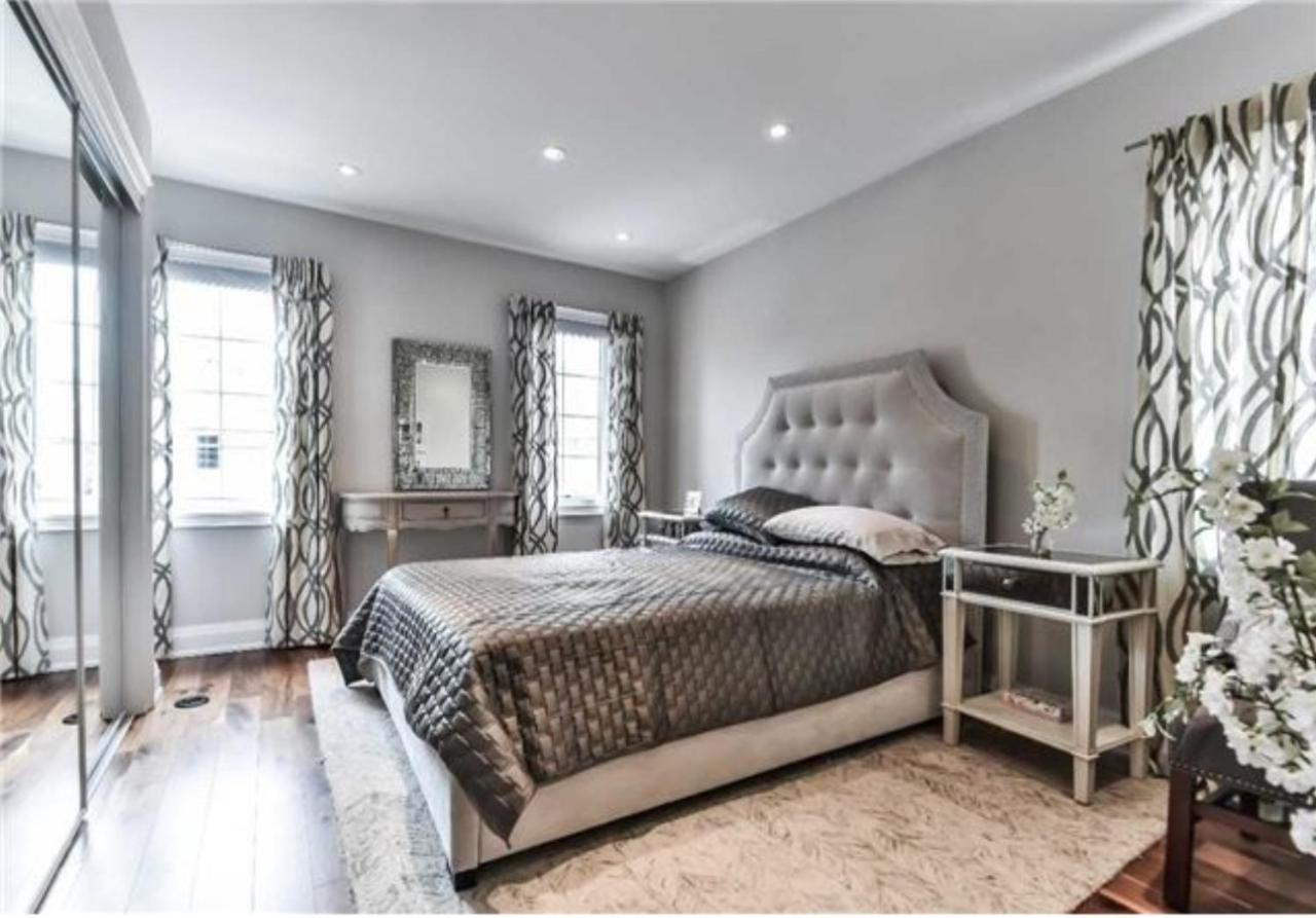 Holiday home Immaculate Executive Townhouse 3br&3ba At Lawrence Park *