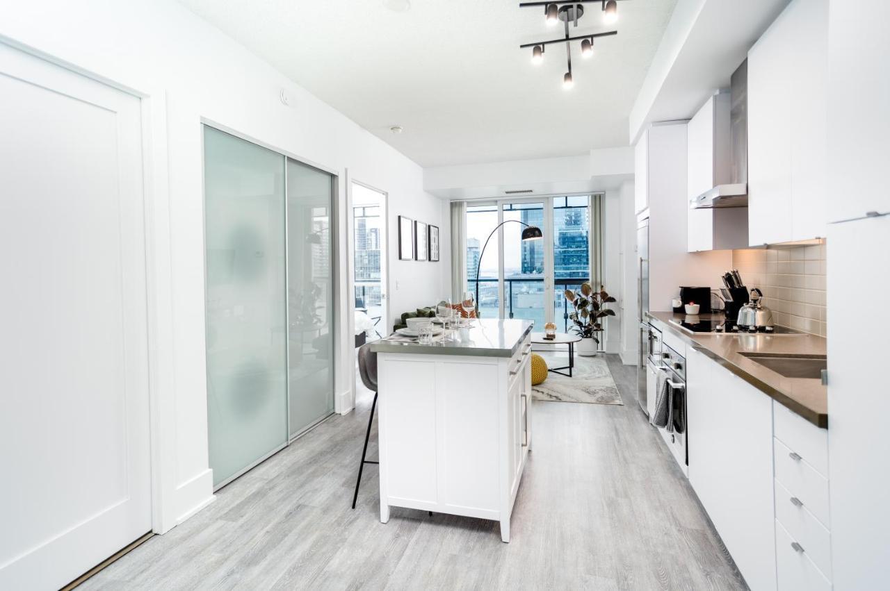 Stylish At 300 Front Street W Apartment *