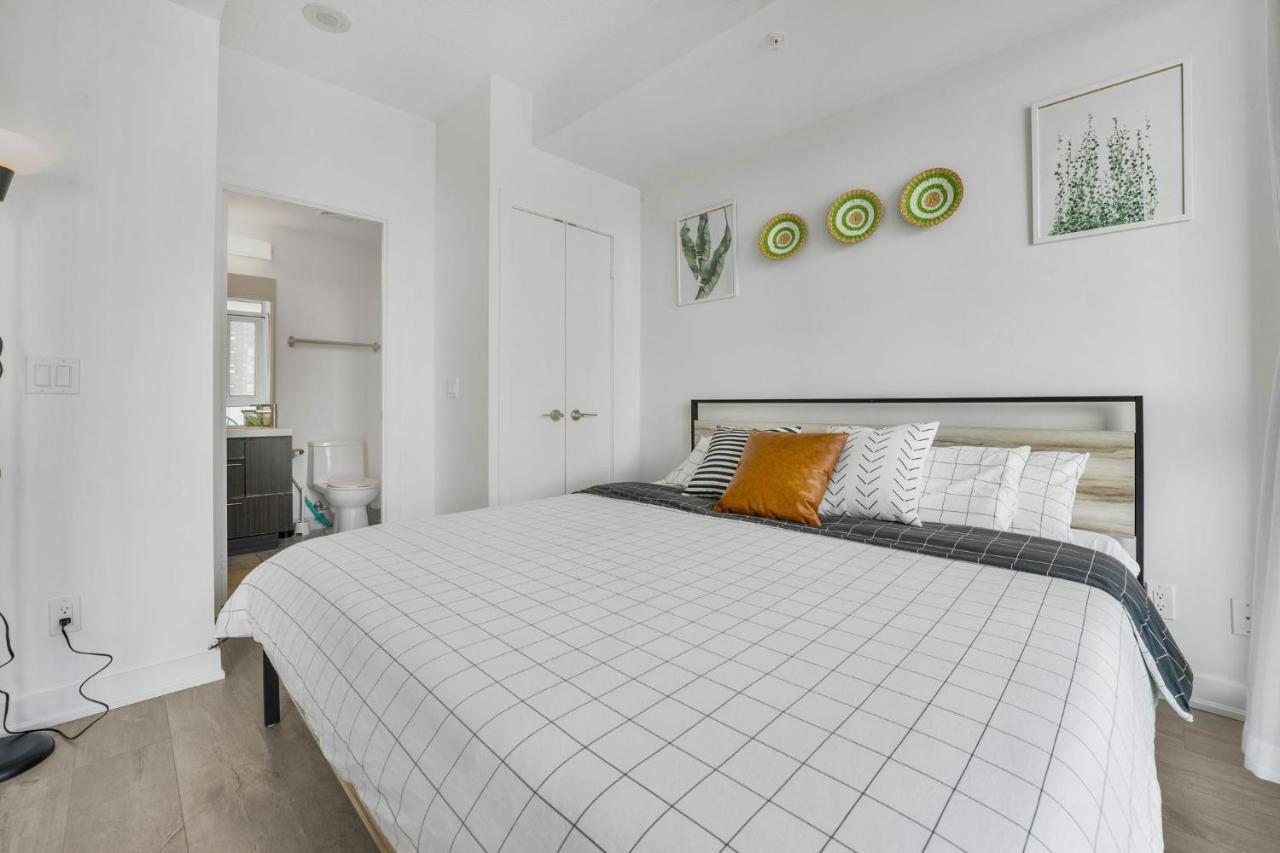 King Bed, Amazing View, Free Parking Apartment *