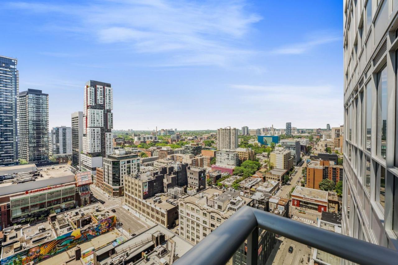 King Bed, Amazing View, Free Parking * Toronto