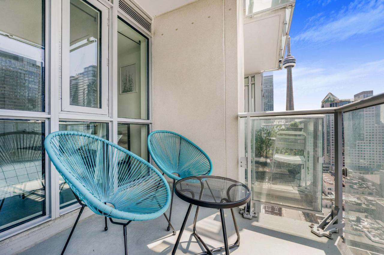 King Bed, Amazing View, Free Parking * Toronto