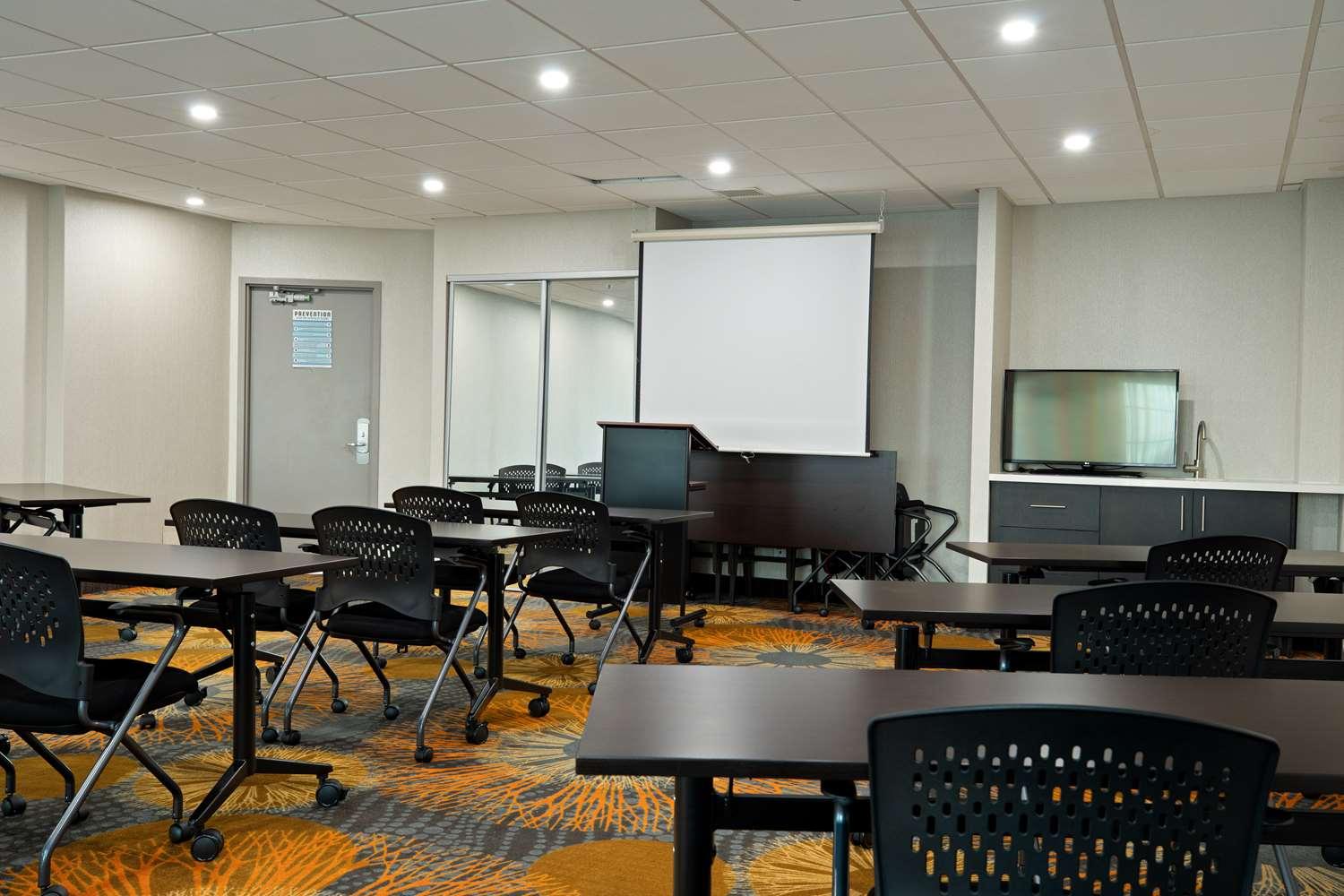 Western Executive Hotel 3*