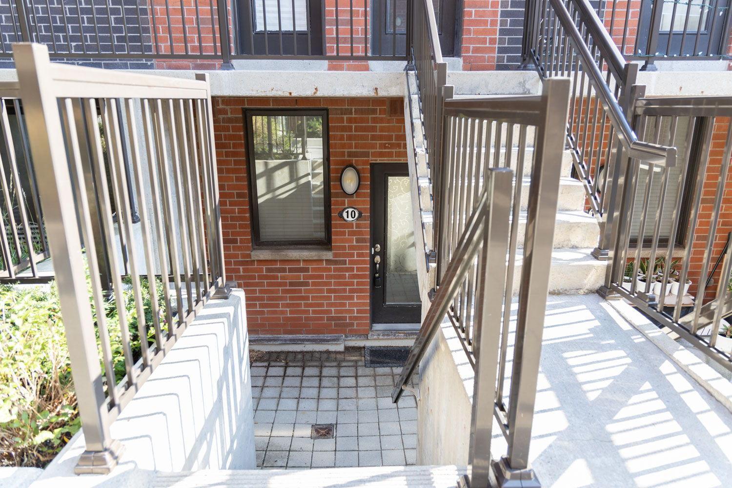 Beautiful Townhouse Near Yorkdale Mall, Wilson Subway * Toronto