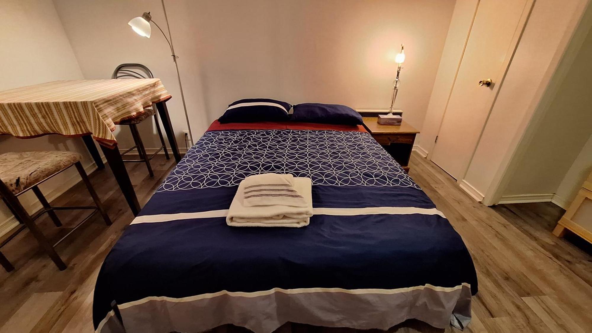 Spacious Next To Subway Line 1 Midtown Homestay *