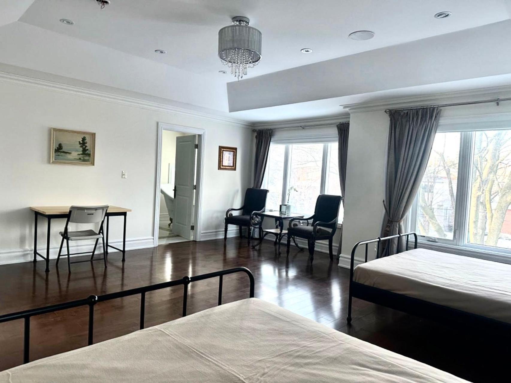 Beautiful House Near North York Center Guest house *