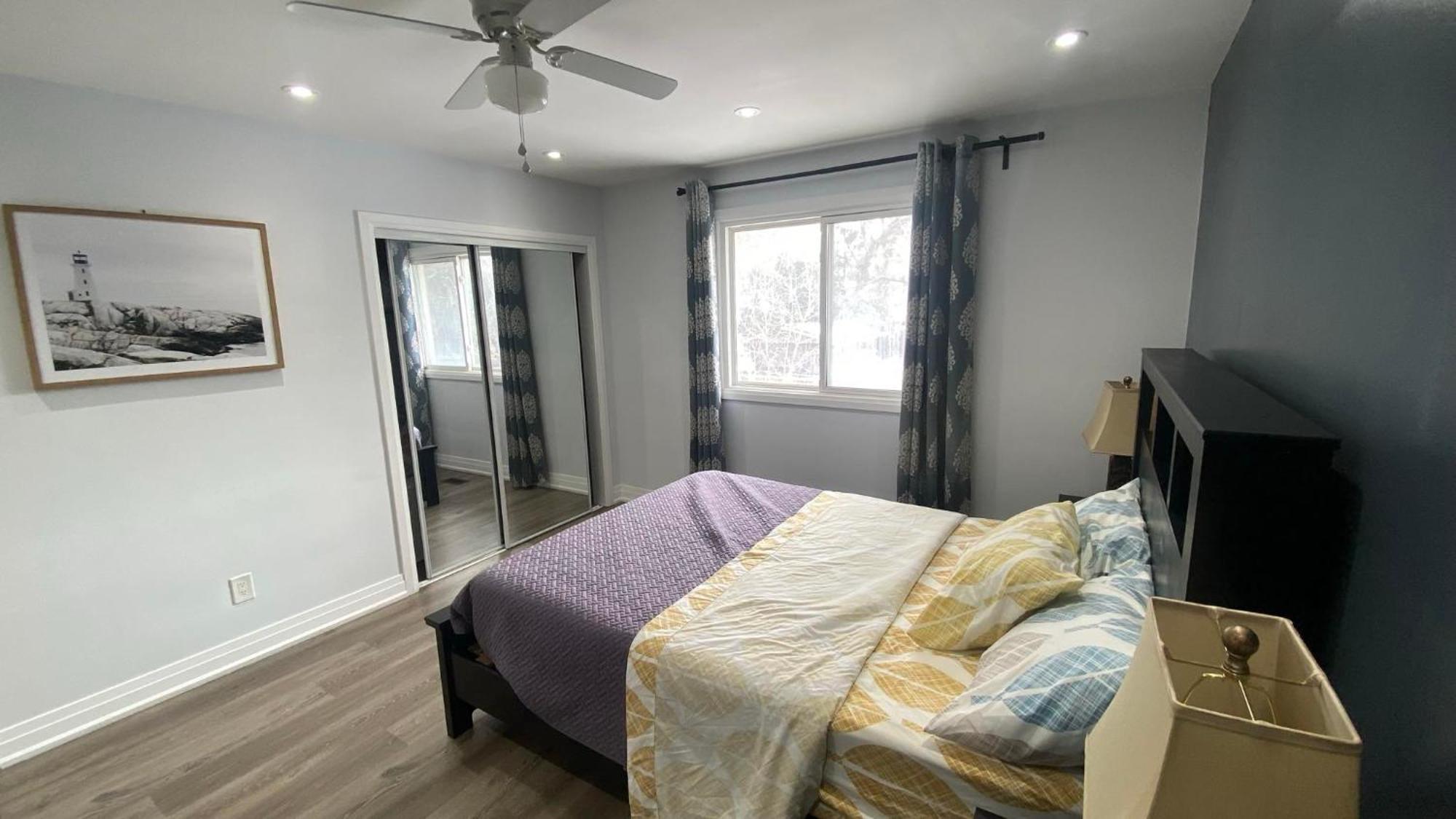 Spectacular 3 Bedroom 2 Wr House - Close To Airport Apartment