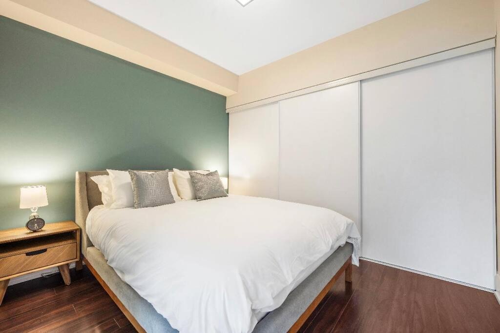 Deluxe Cn Tower View Freeparking Primedt Location F1 Apartment *