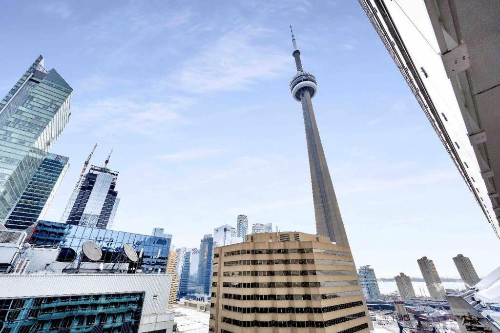 Deluxe Cn Tower View Freeparking Primedt Location F1 Apartment Toronto