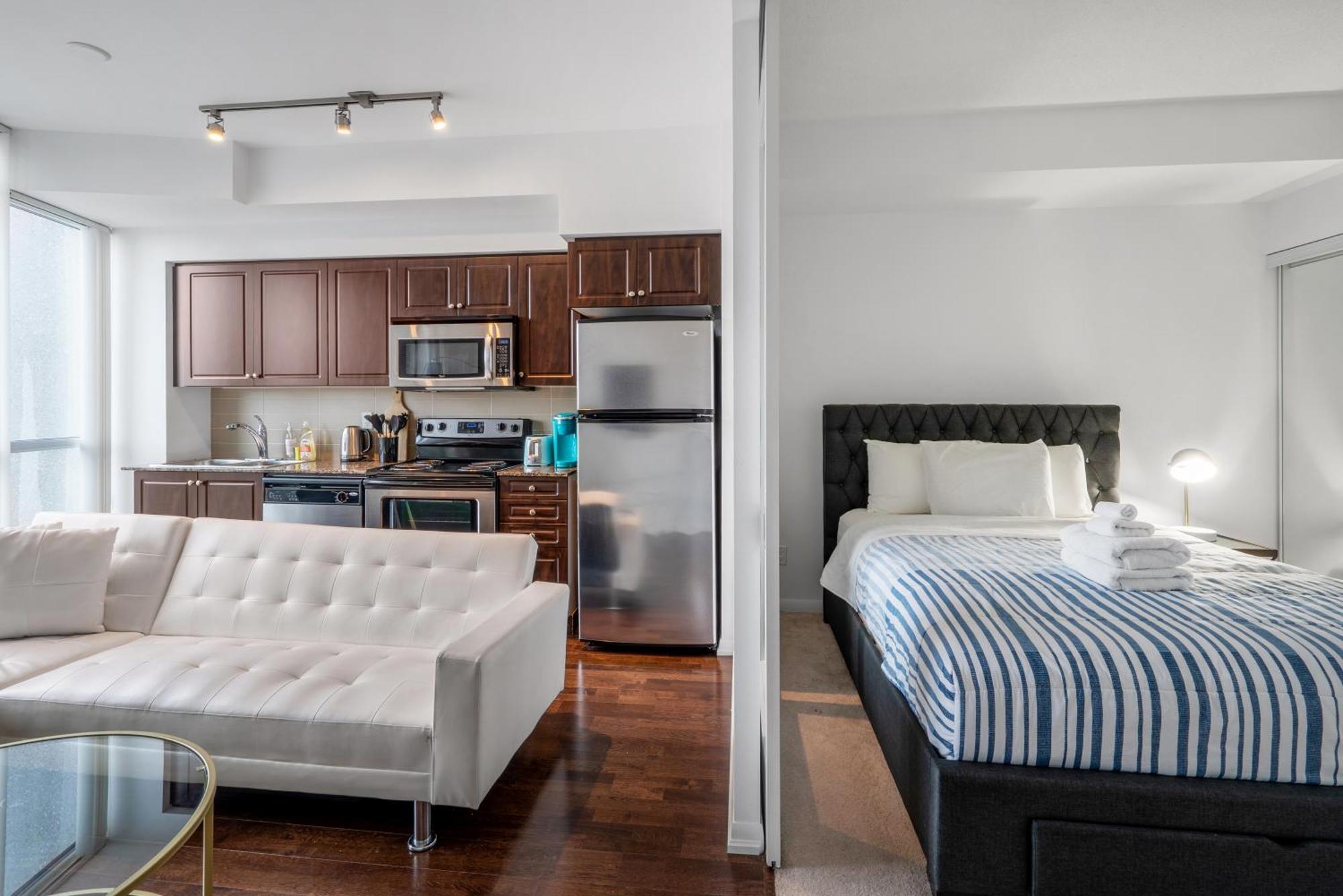 Apartment Downtown 1 Bdrm With Parking And Views