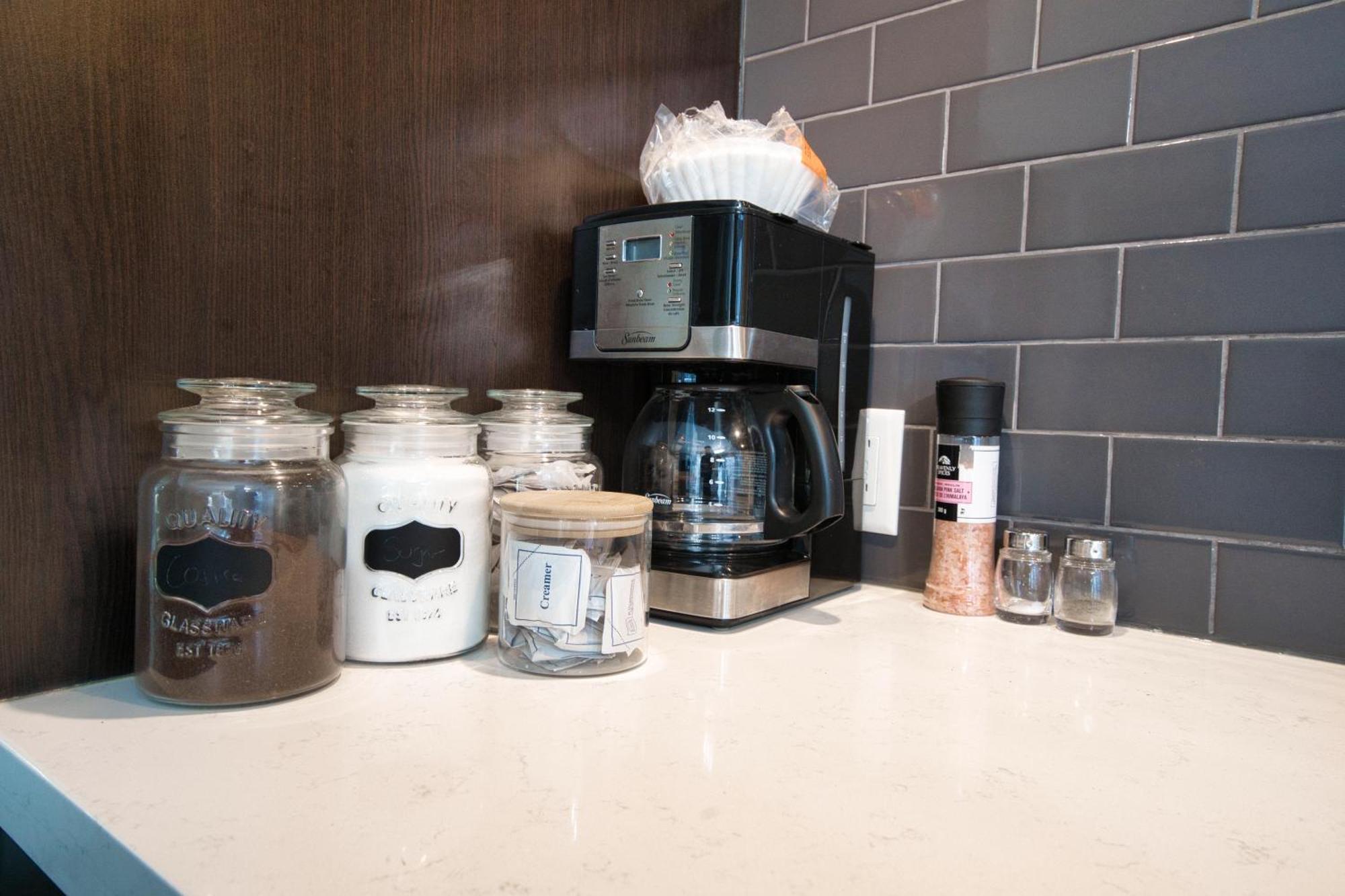 Modern 1 Bedroom Sleeps 3 Yorkville Stk * Toronto