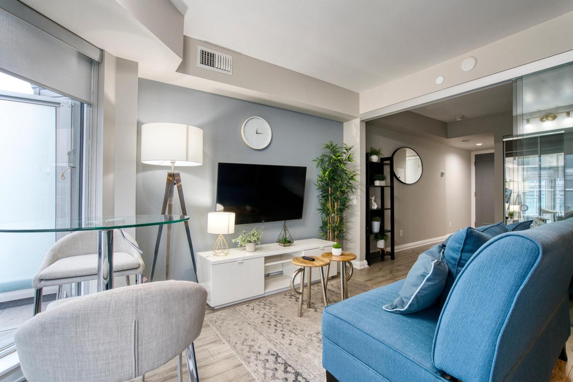 Modern 1 Bedroom Sleeps 3 Yorkville Stk *