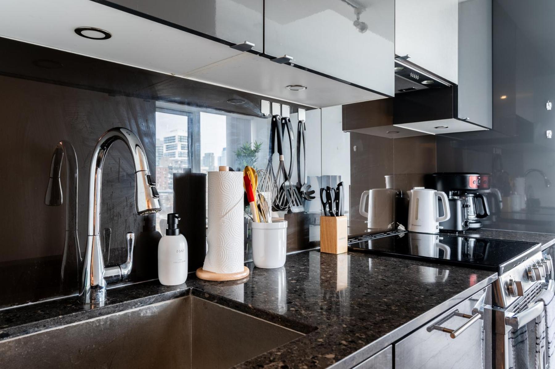 Jarvis Apartment 2*
