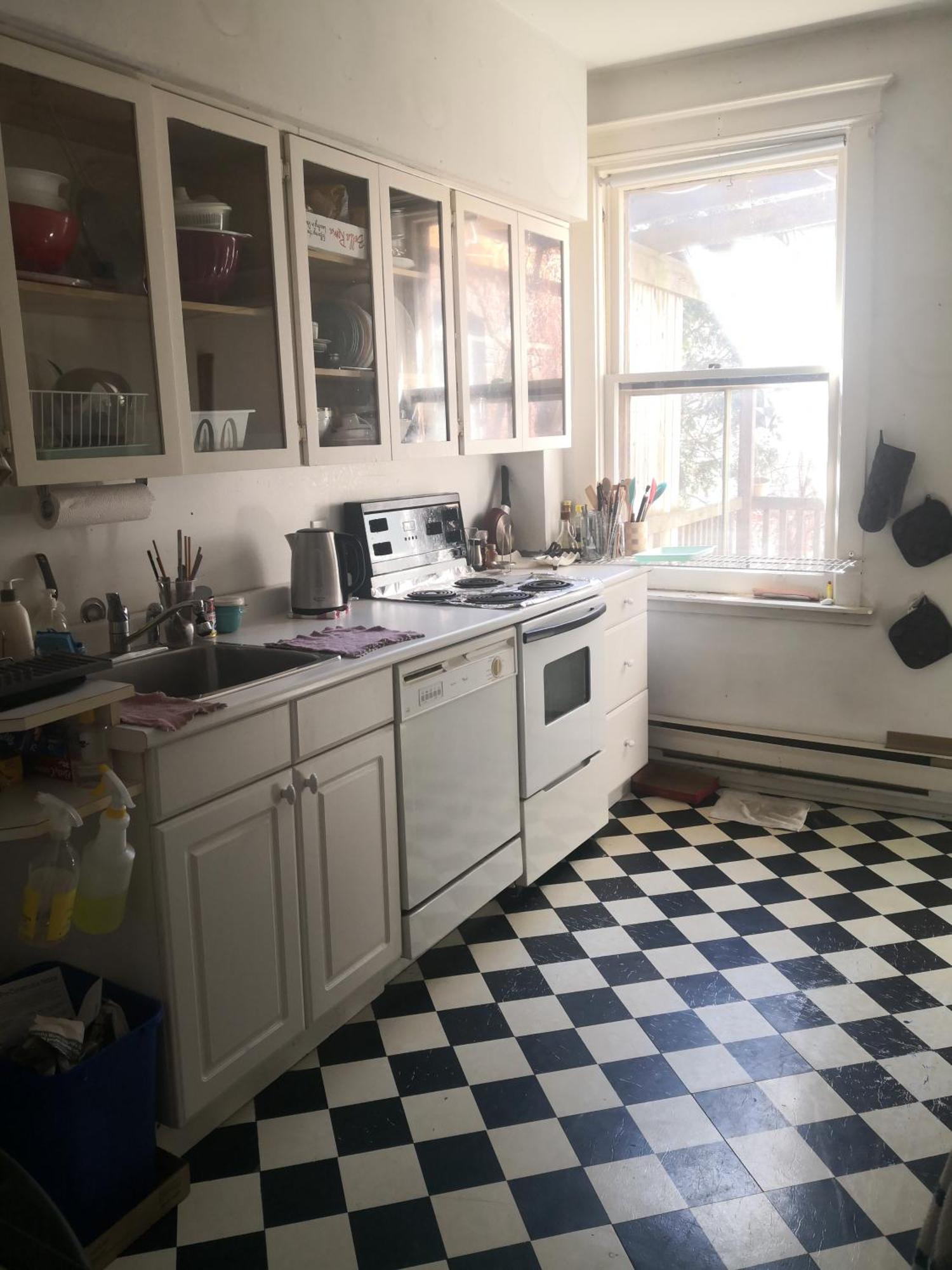 Spacious Next To Subway Line 1 Midtown Homestay