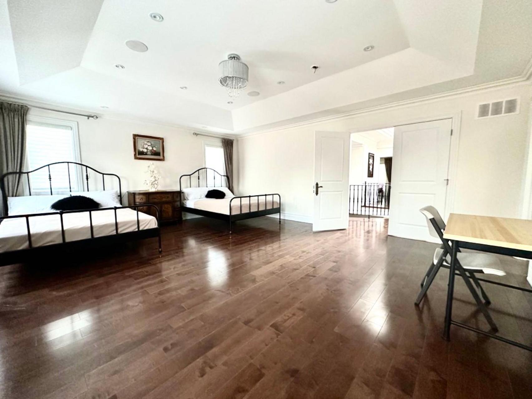 Beautiful House Near North York Center Guest house *