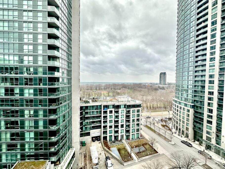View W/parking! Apartment *