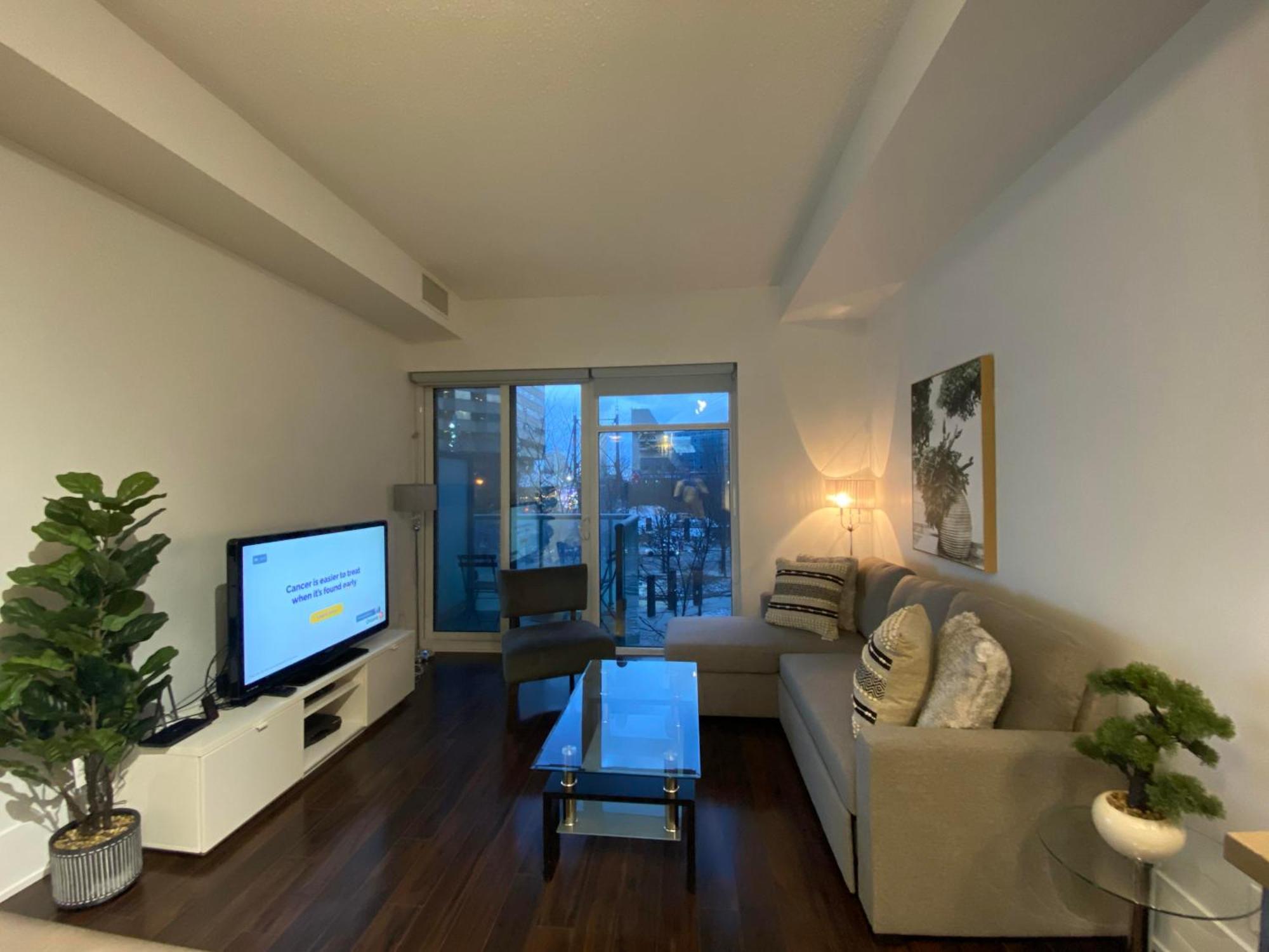 Rivetstays - The Atmos * Toronto