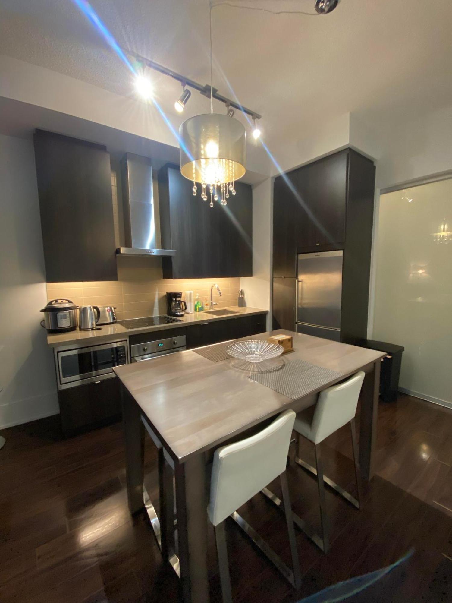 Rivetstays - The Atmos Apartment *