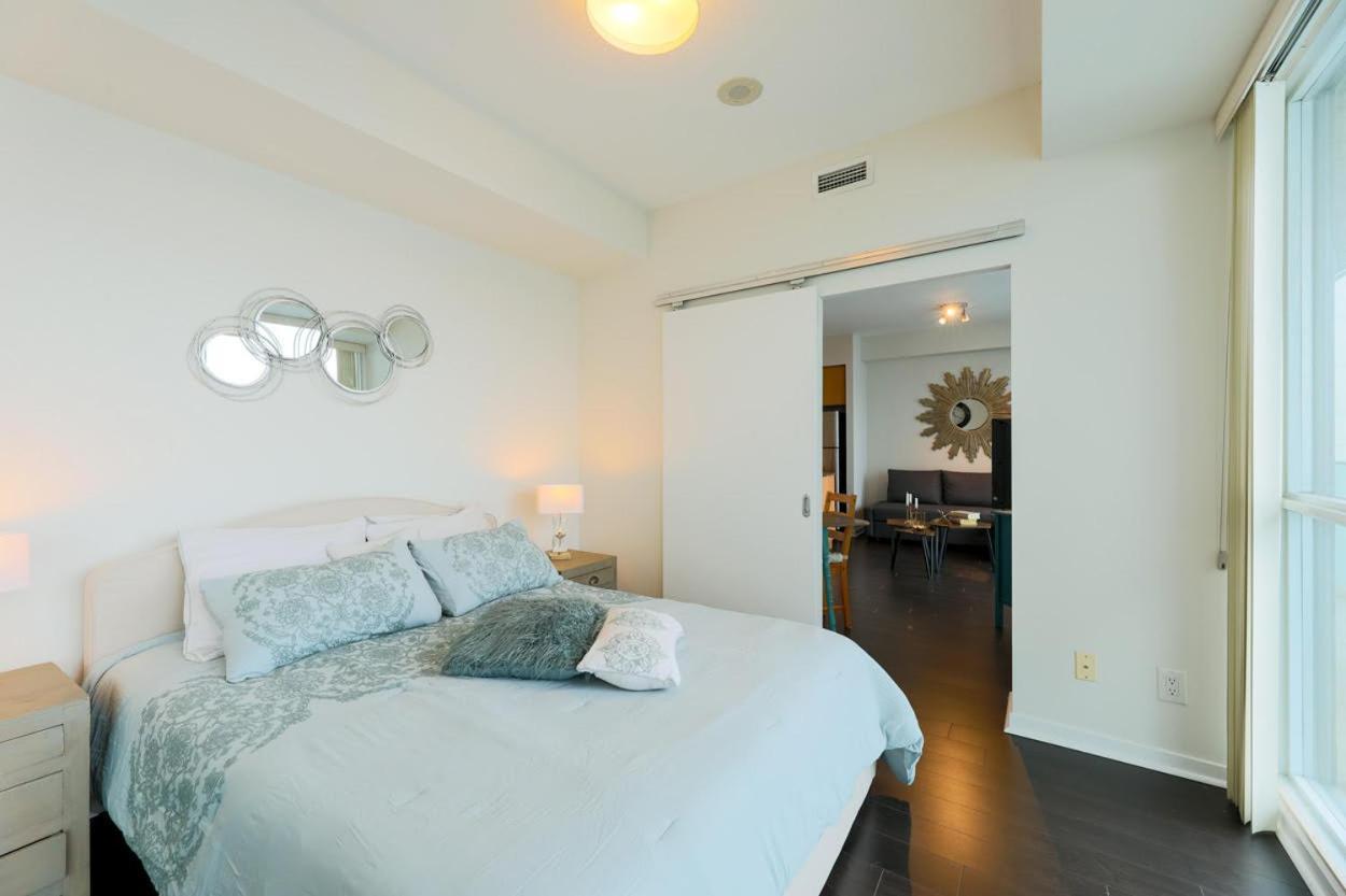 Skyline Elegance Apartment