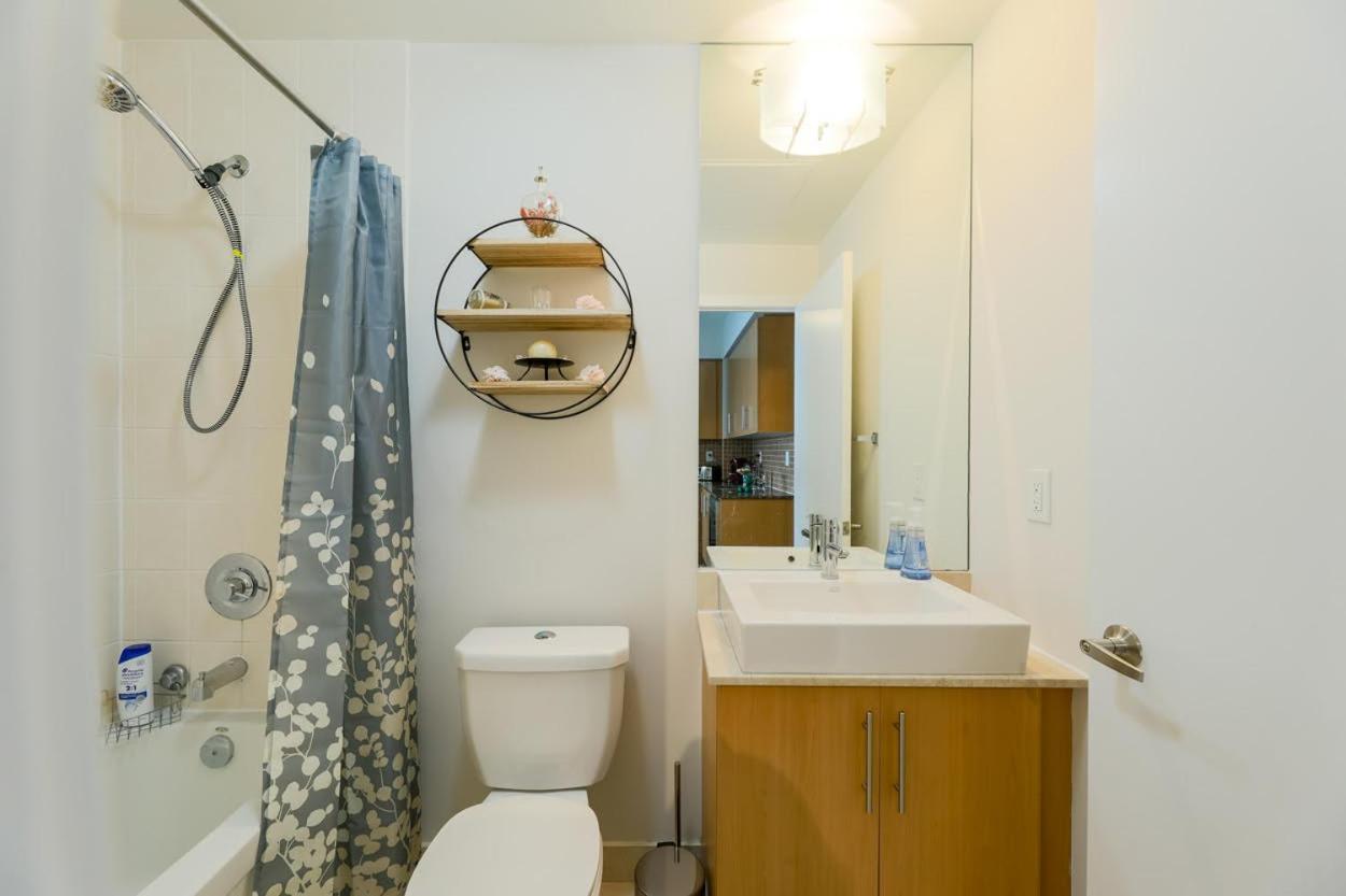 Skyline Elegance Apartment