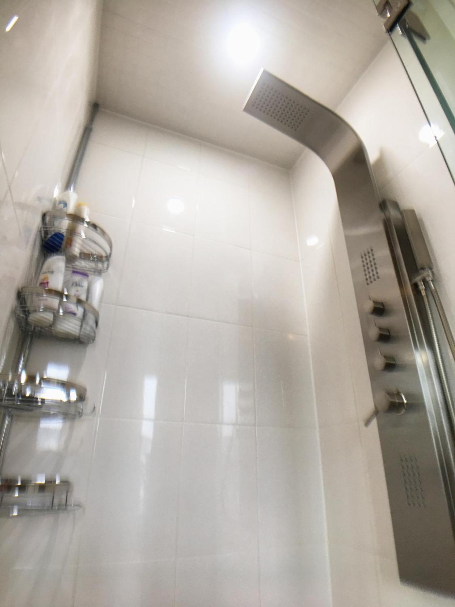 Stunning In Townhouse Across The Homestay *