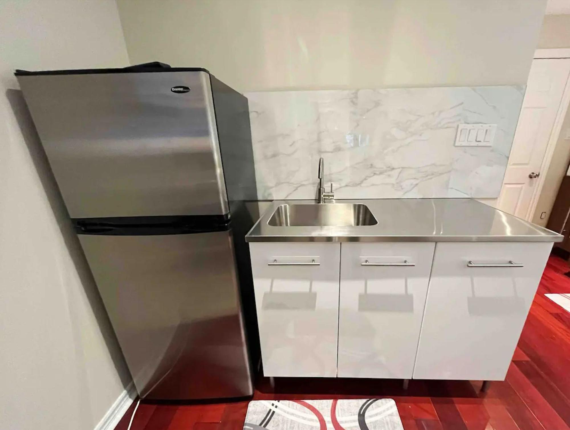 Homestay Stunning In Townhouse Across The