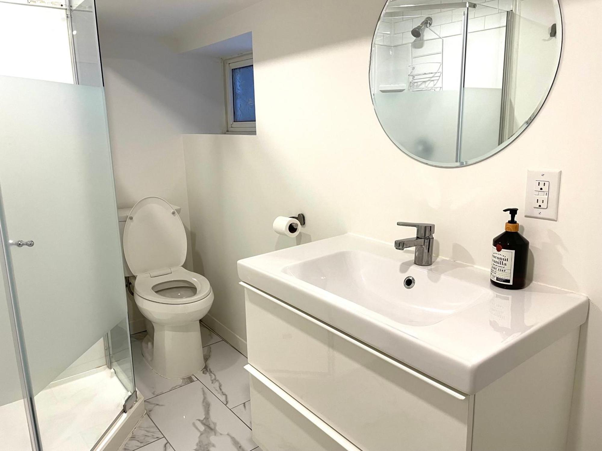 Downtown Private Homestay Toronto