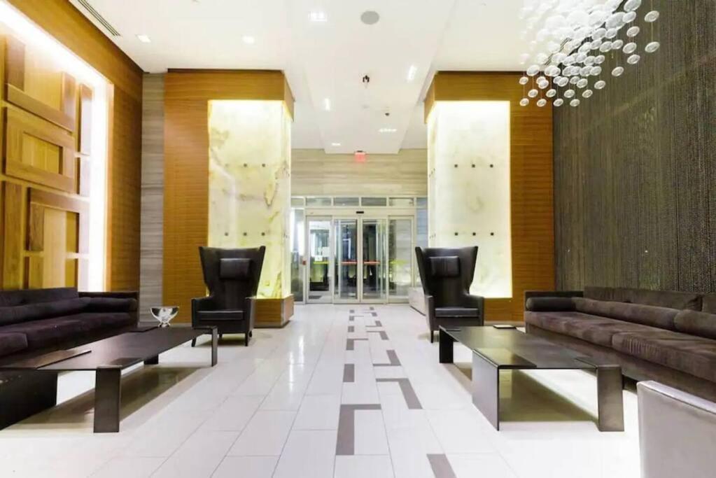 Cn Lovers Apartment Toronto