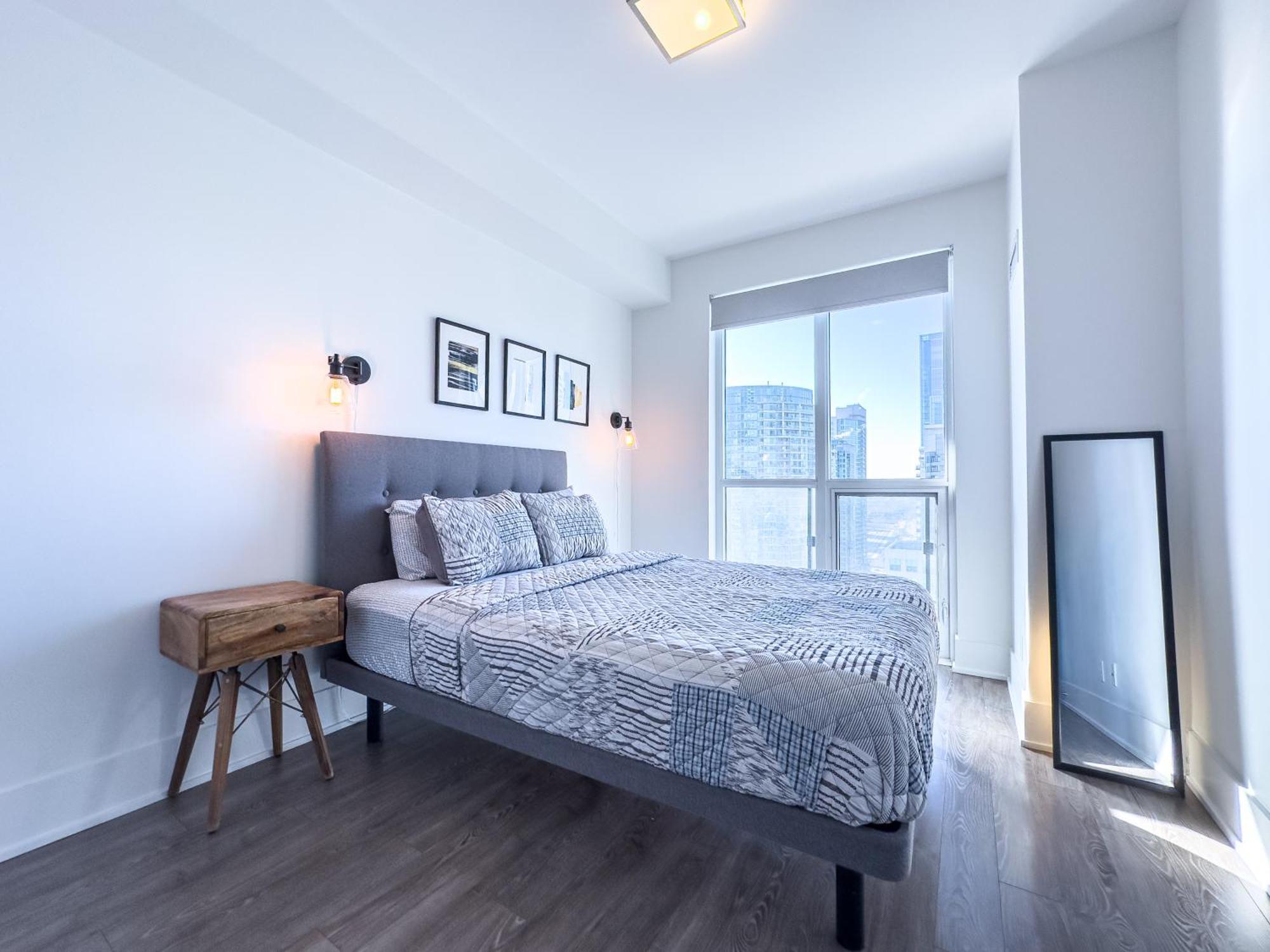 Apartment Luxurious 2 Beds Near Cn Tower Scotia Arena Rogers Centre & Free Parking