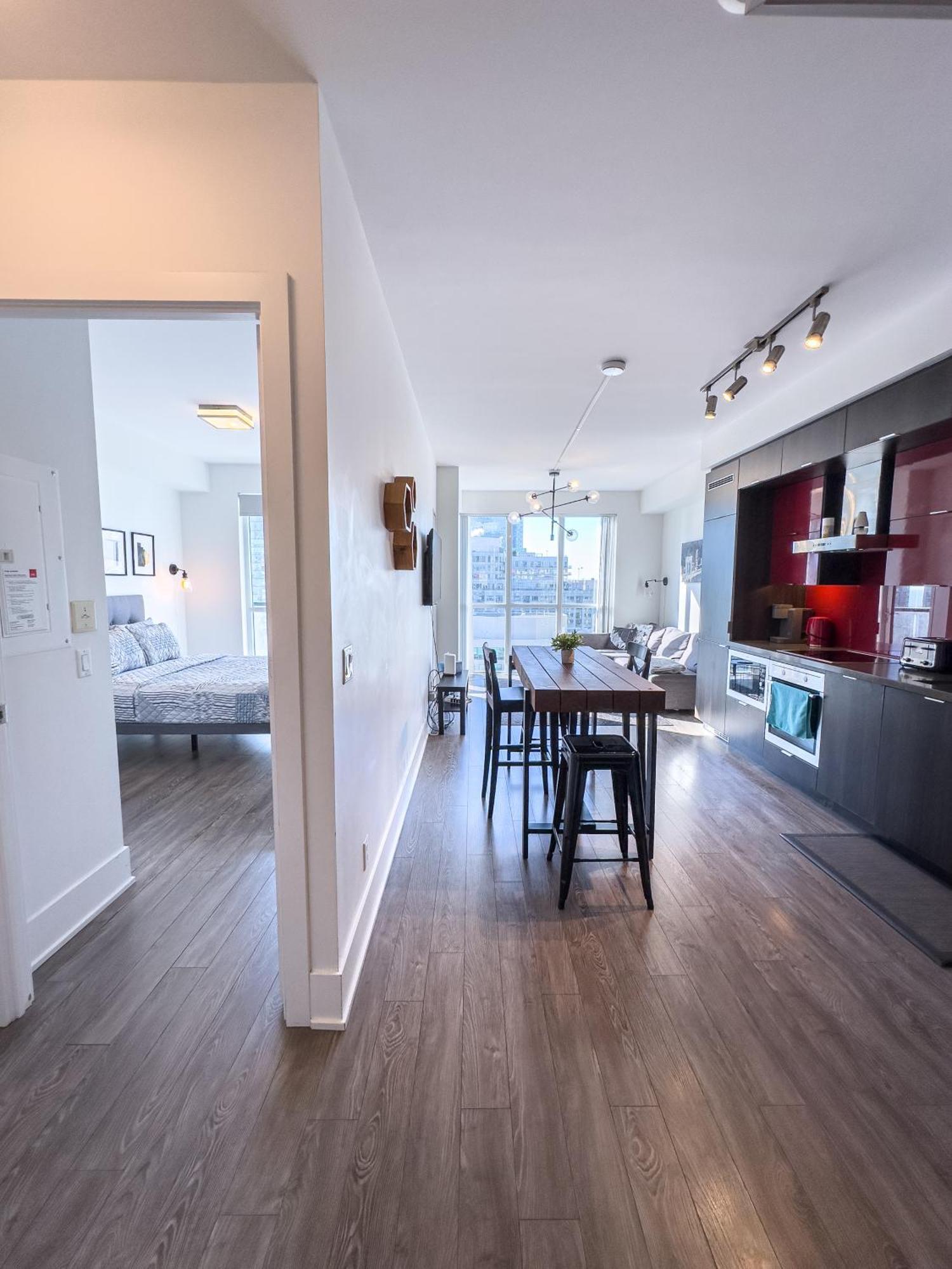 Apartment Luxurious 2 Beds Near Cn Tower Scotia Arena Rogers Centre & Free Parking Toronto