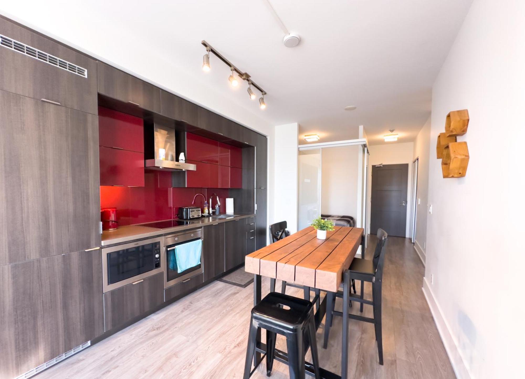 Apartment Luxurious 2 Beds Near Cn Tower Scotia Arena Rogers Centre & Free Parking *