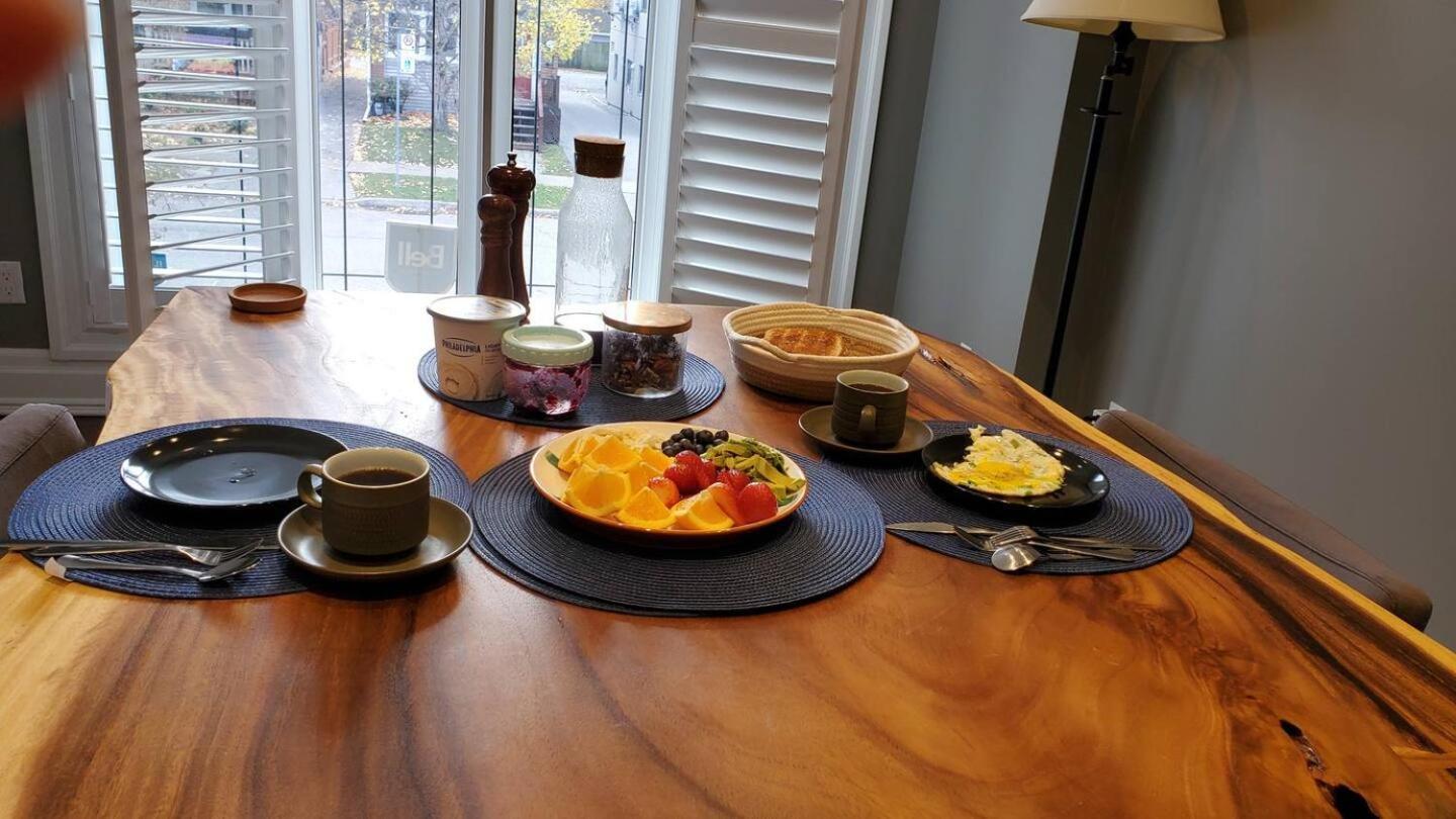 Beautiful 3br House In The Heart Of Greek Town Toronto