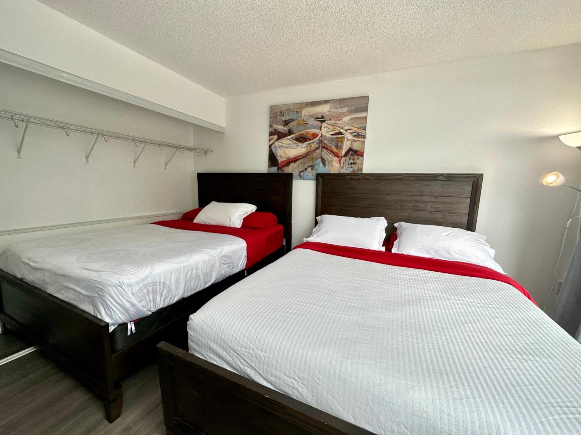 City Lake 2 Storey * Toronto