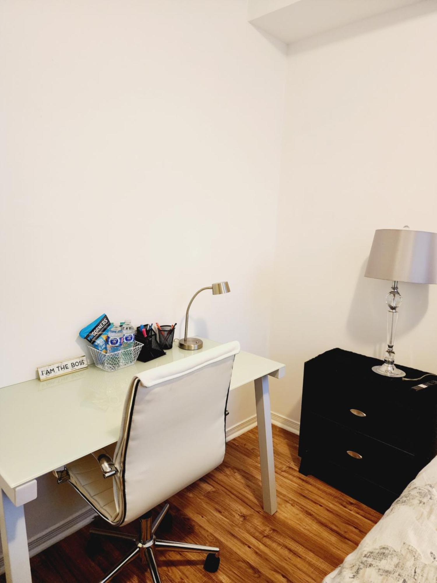 Beautiful Townhouse Near Yorkdale Mall, Wilson Subway *