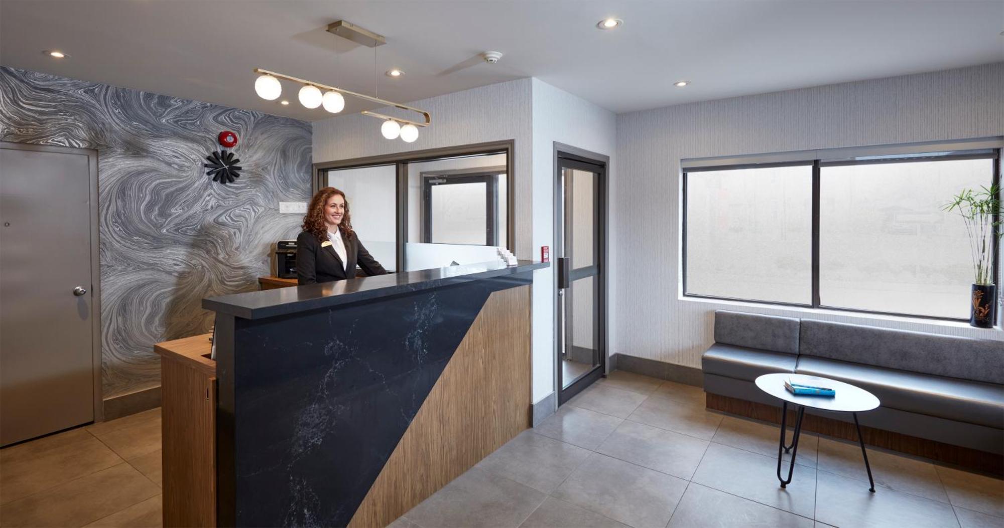 Canadas Value Motel 2*