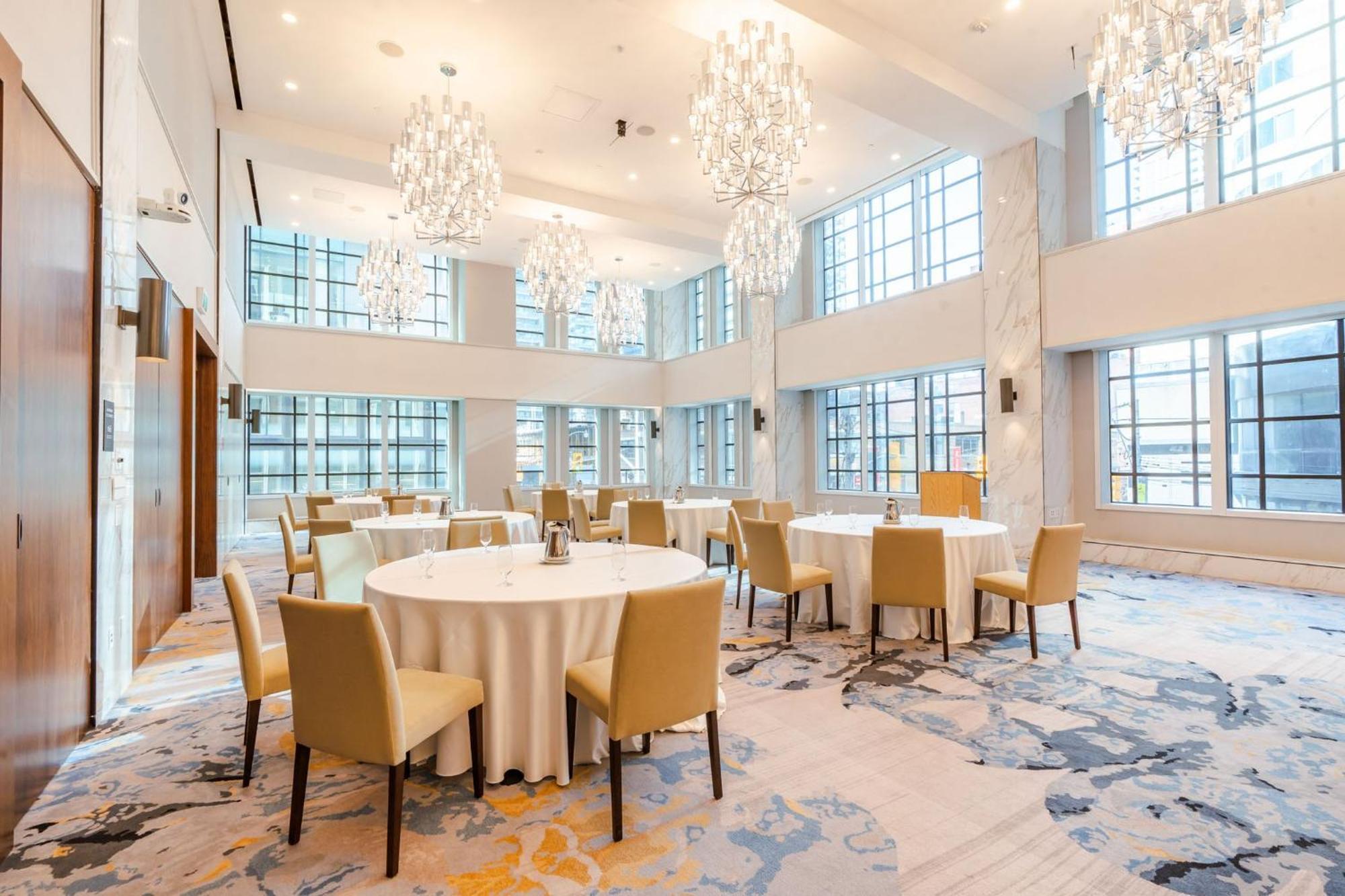 Sutton Place Hotel 4*
