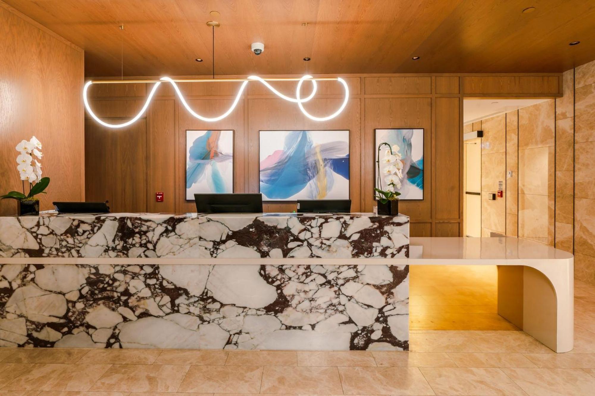 Hotel Sutton Place 4*