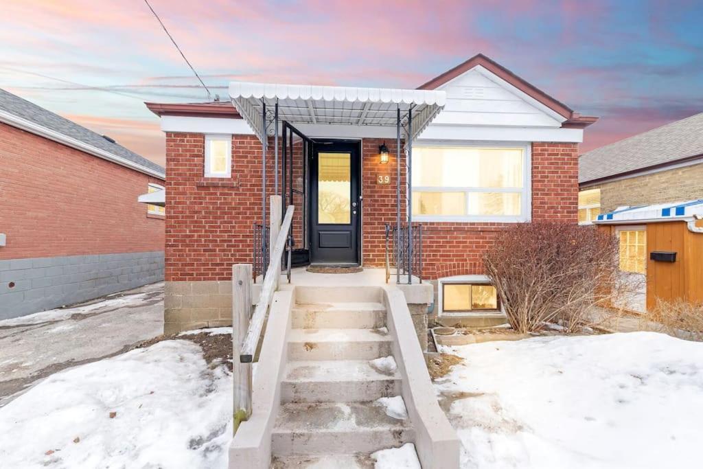 2 Bedroom East-york * Toronto