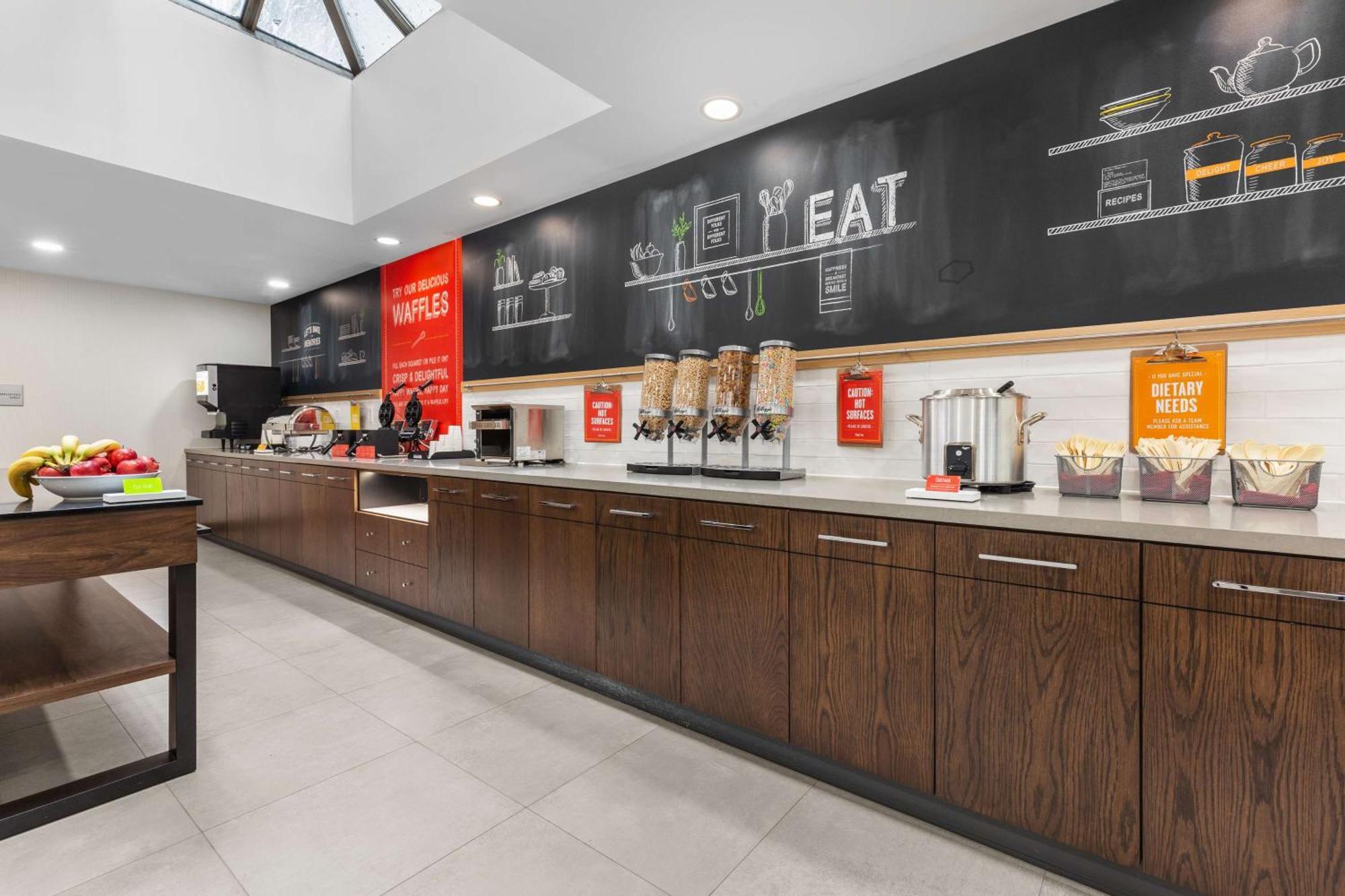 Hampton & By Hilton Downtown 3*