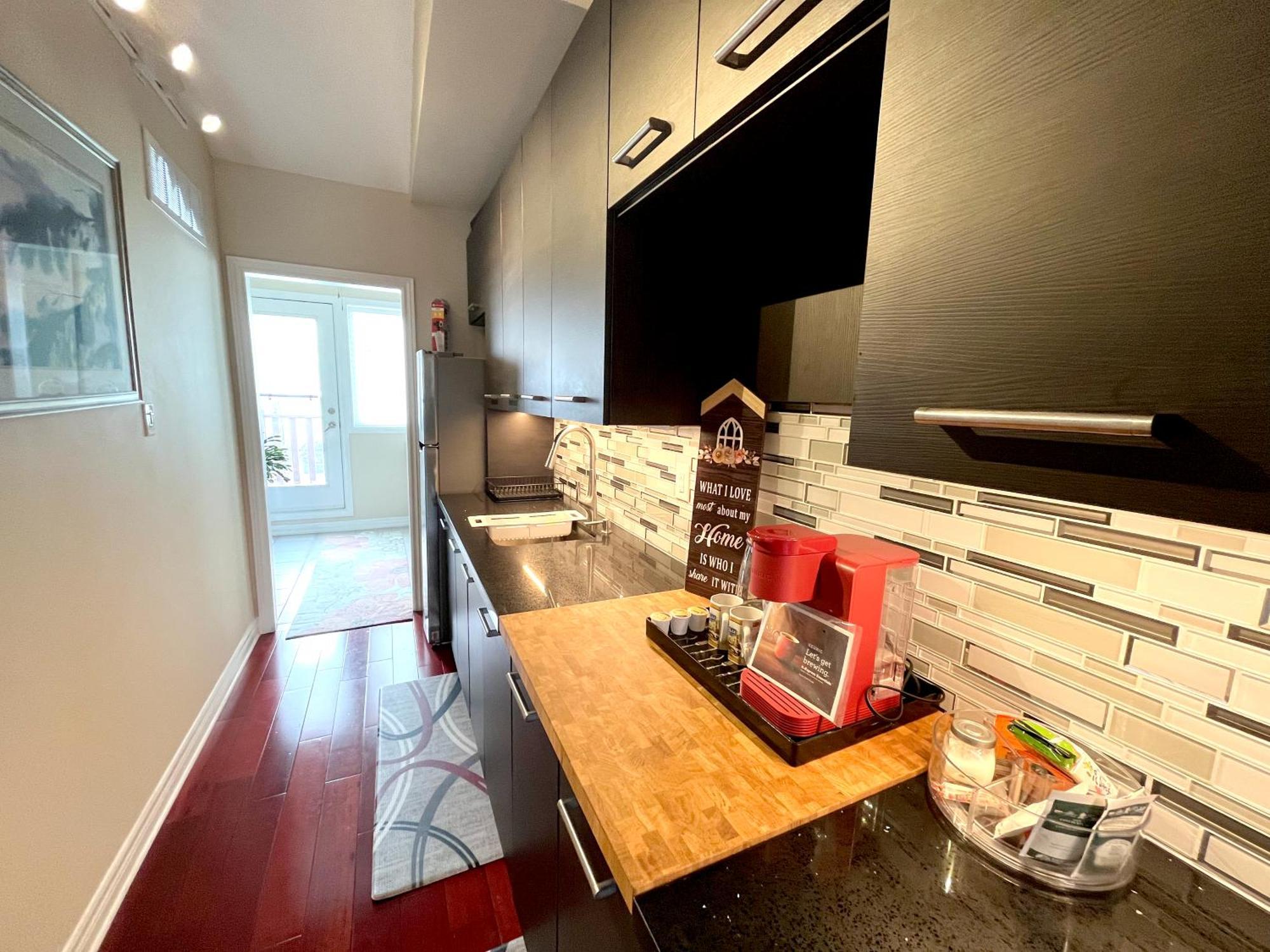 Homestay Stunning In Townhouse Across The